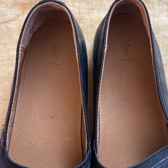 Frye black leather flats - Picture 3 of 17